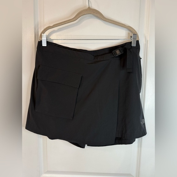 North Face Women’s Black Paramount Skort - Size 12 - Picture 1 of 9